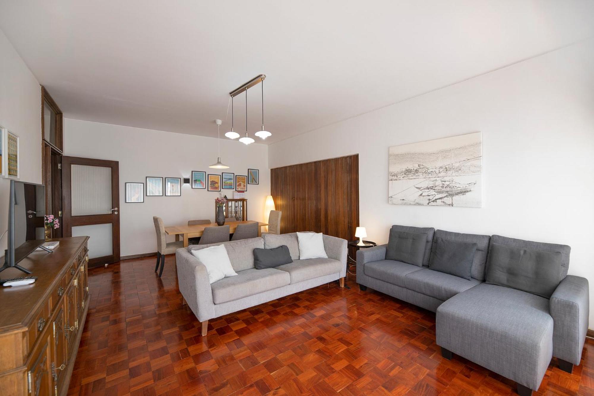 Flh Porto Spacious Apartment With Balcony Eksteriør bilde