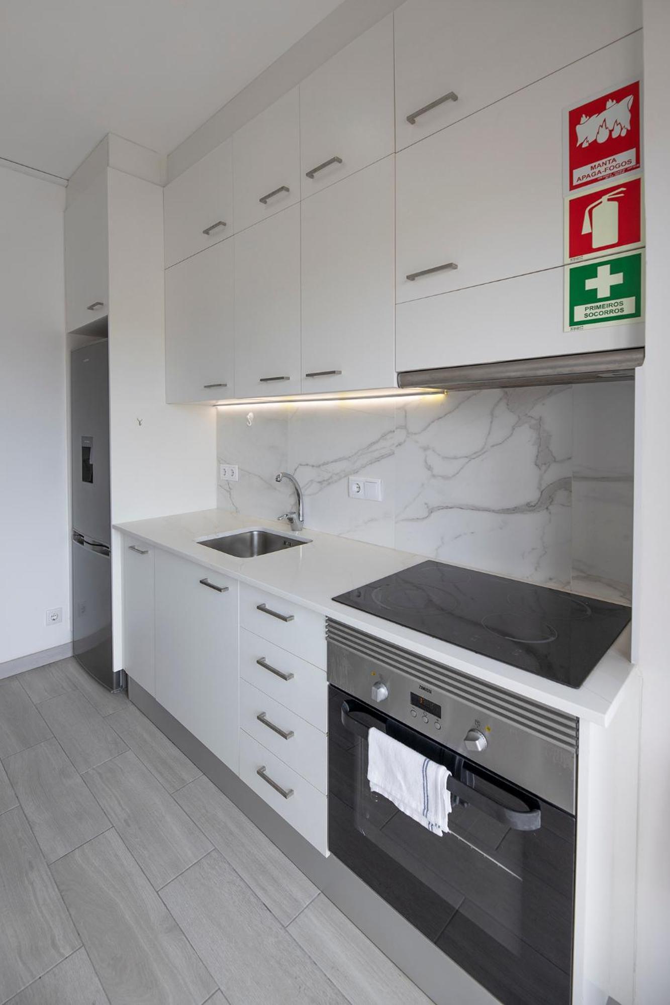 Flh Porto Spacious Apartment With Balcony Eksteriør bilde